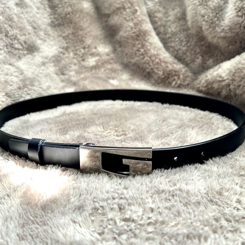 Gucci Skinny Genuine Black Leather Belt G Size XS